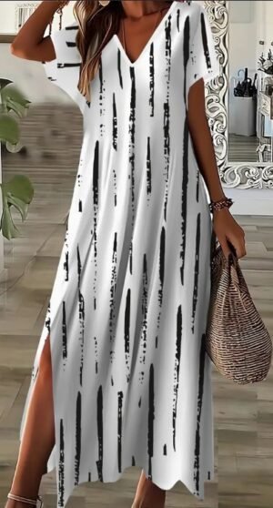 Elegant Women's Short Sleeve V-Neck Maxi Dress With 3D Allover Print And Side Slit  Machine Washable, Perfect For Any Season