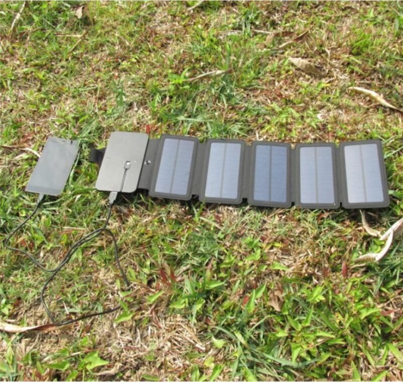 Outdoor 8W folding solar charger Direct charging collapsible solar package Off-road emergency mobile power supply - Image 3