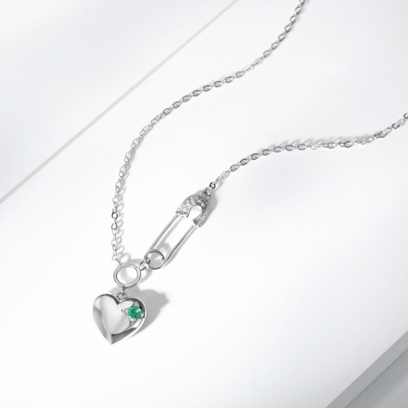 Cool Necklace Women's Fashion S925 Silver Emerald Heart Pendant Paper Clip - Image 6